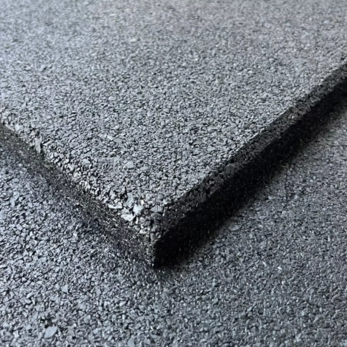 Wodeco CB100 - Karo Kauçuk  100 cm x 100 cm x 20 mm - Pürüzlü Siyah