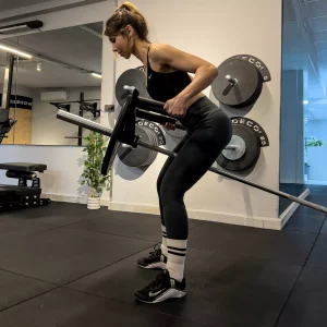 T-Row çekiş aparatı sporcu ile görsel